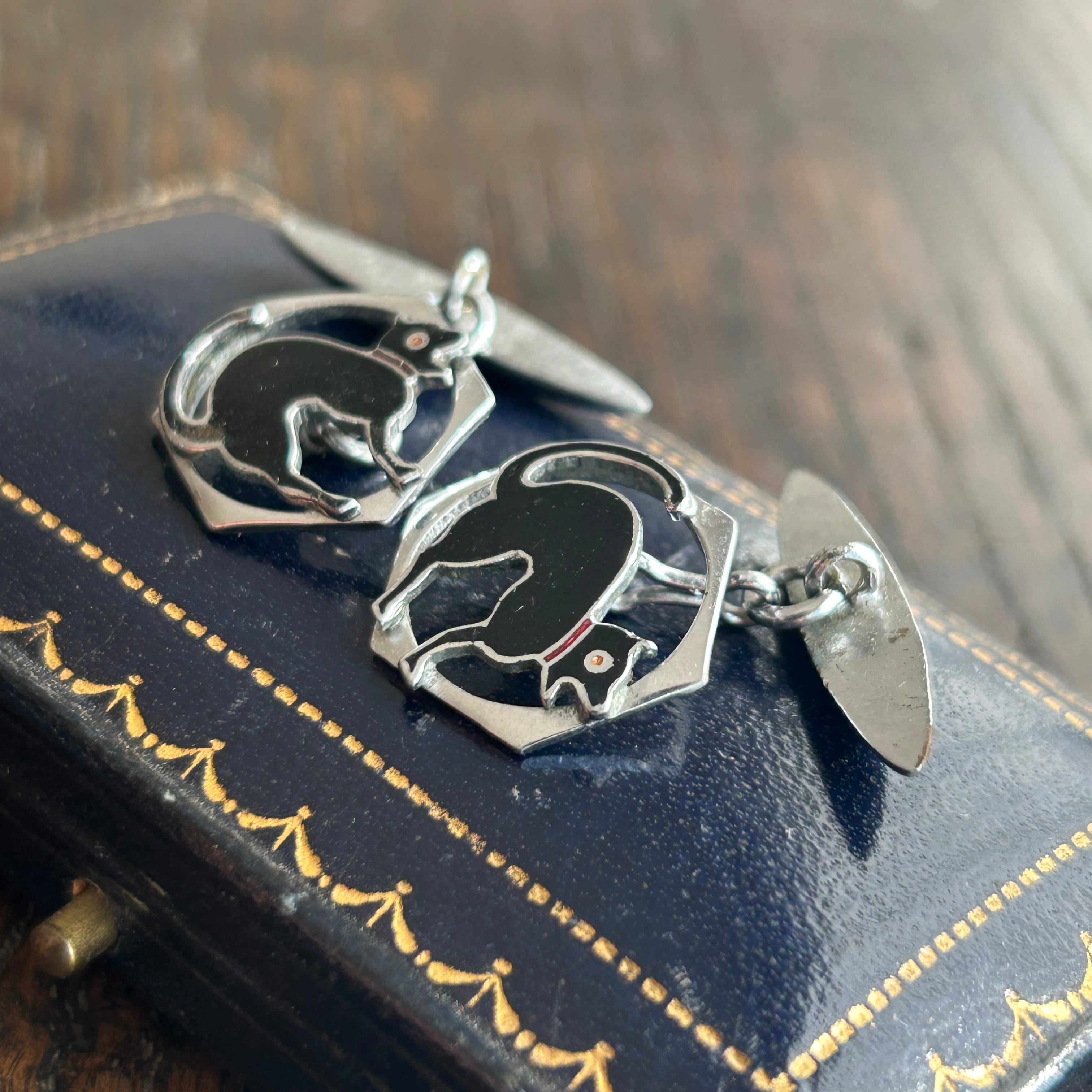 アンティーク　和製ヌーボー　黒猫のカフス