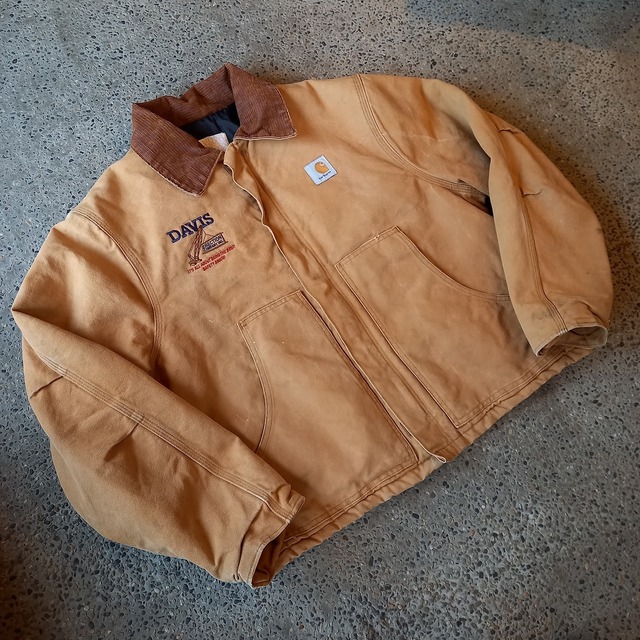 アメリカ製 Carhartt 企業刺繡 アーティック トラディショナルジャケット used [202047]