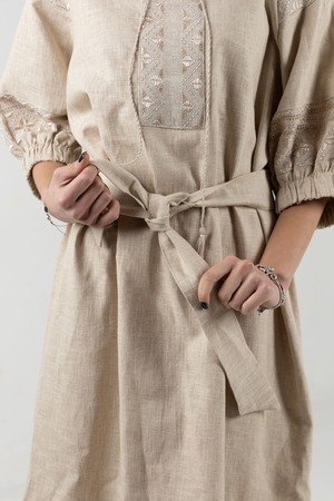 ウクライナ刺繍ヴィシヴァンカ　シルク糸　手刺繍　レディース・フリーサイズ