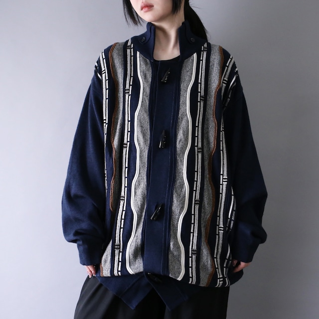 monotone switching color pattern over silhouette half-zip knit