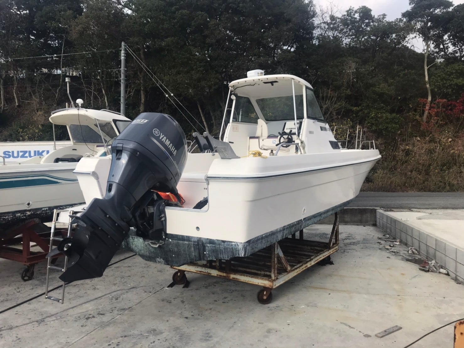 プレジャーボート UF25 船外機140馬力 10人乗り 船検有り