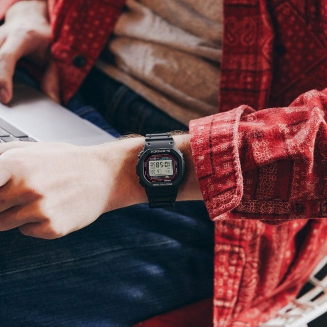 【人気商品】国内正規品 CASIO G-SHOCK カシオ Gショック 復刻モデル 20気圧防水 ショックレジスト メンズ腕時計 DW-5000R-1AJF