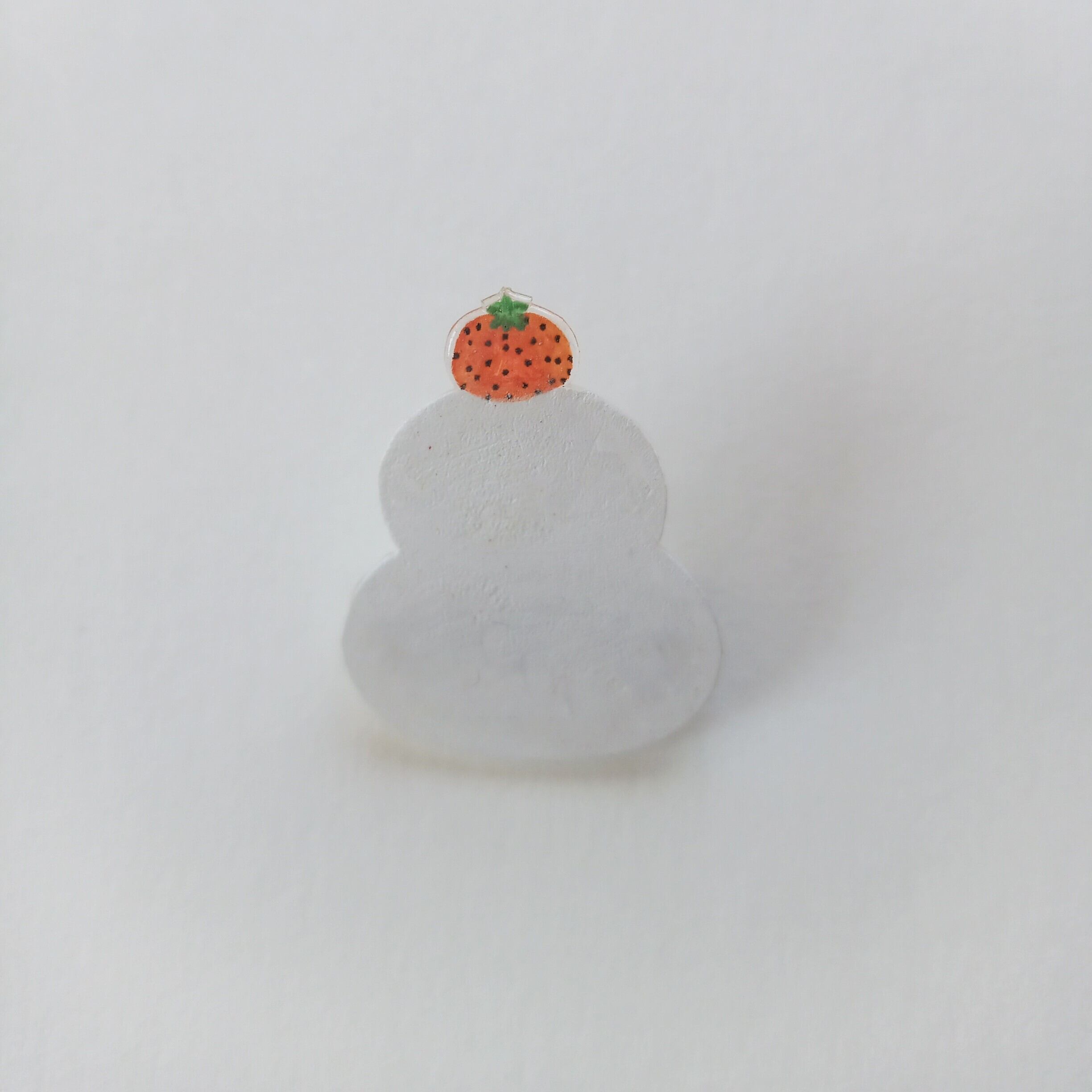 ヘンテコ　ブローチ　「鏡もち」