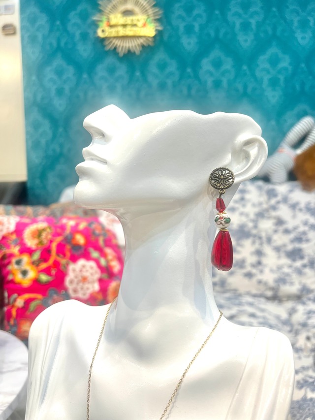 【フランス】ヴィンテージ レッド ピアス