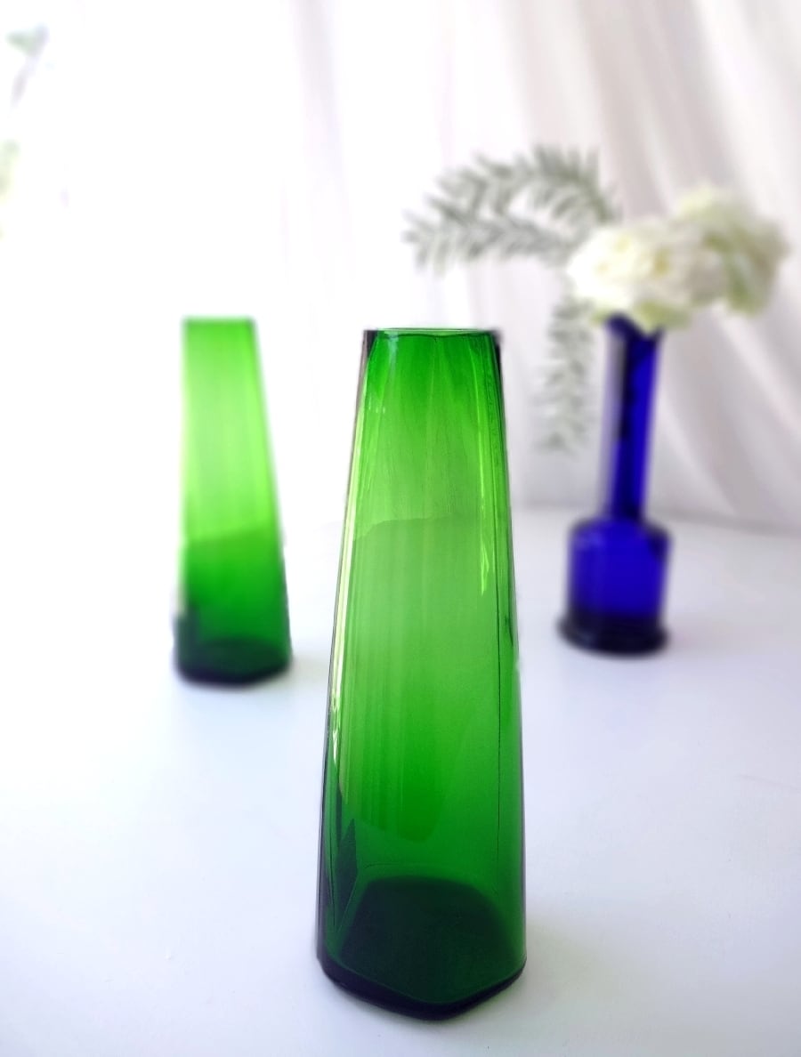 iittala / イッタラ イッセイミヤケ Iittala × Issey Miyake Vase Glass emerald 180mm  フラワーベース 花瓶 北欧 限定色！