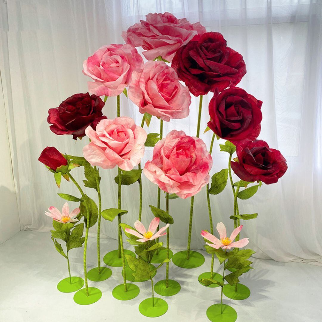 大きなピンクのバラ造花 全長約135cm コスプレ　創作 フェイク フラワー 薔薇 バラ 造花 大きめ デコレーション 台座付き