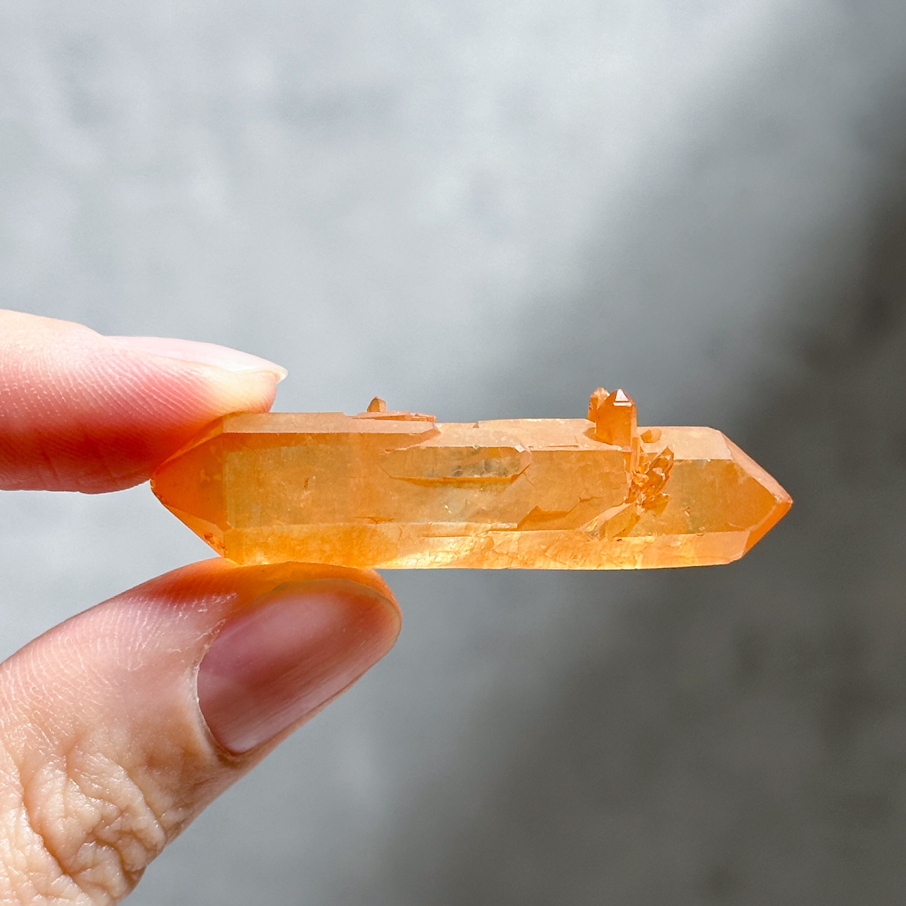 貫入◎タンジェリンクォーツ ポイント51◇ Tangerine Quartz ◇ 天然石
