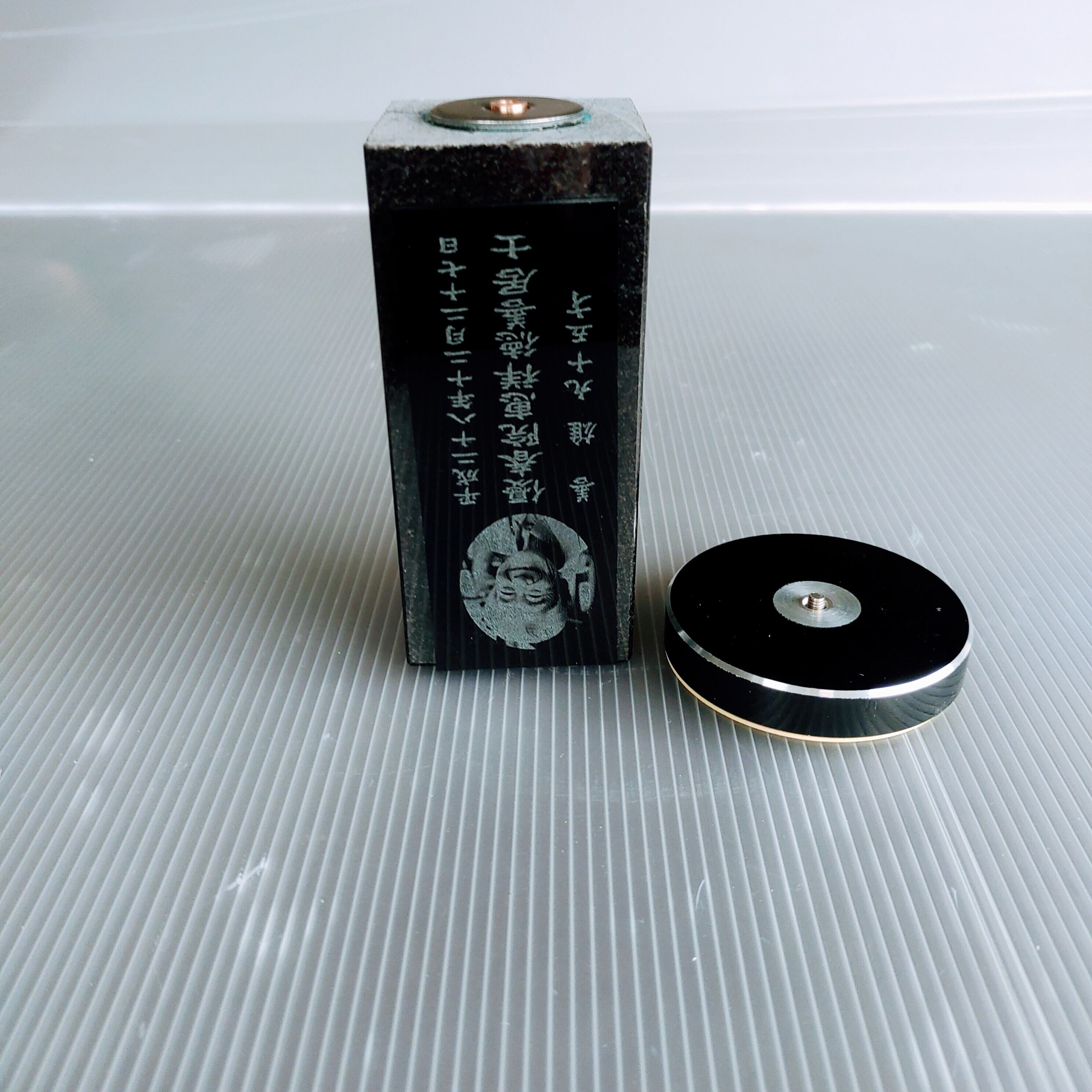 回転位牌　４人用悠想天回　4R50A黒　１名様分