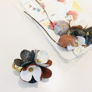 【アウトレット】３Dレザーフラワー クローバーM (ピンなしタイプ)6個入(ブロンズ)