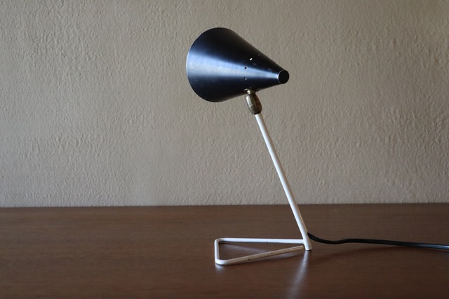 Giuseppe Ostuni「Desk / Wall Lamp」