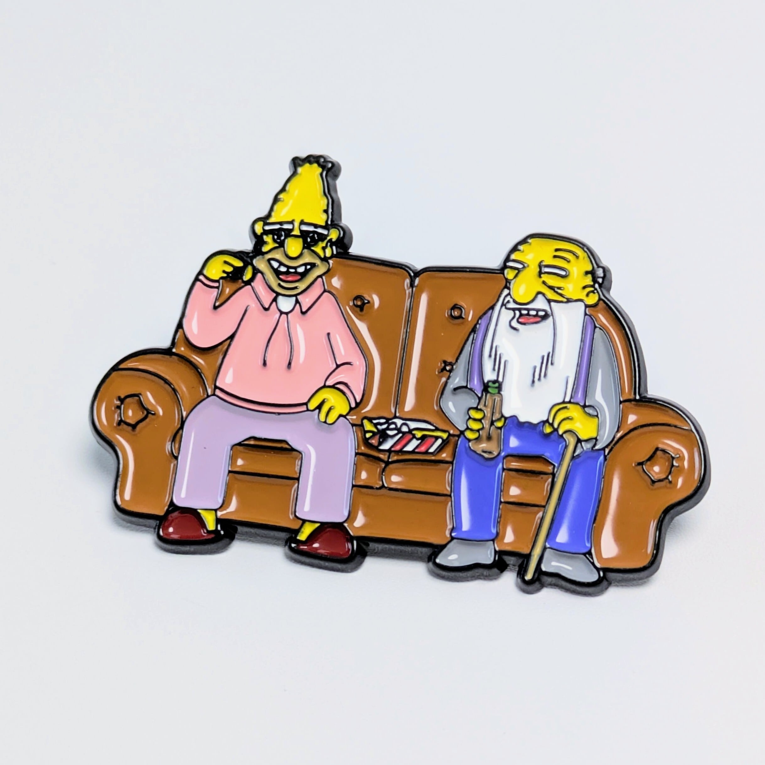 送料無料！ ★ピンズ PINS★ピンバッジ 【 The Simpsons ・ザ シンプソンズ   】エイブ・シンプソンと親友のジャスパー・ベアードリー〚アメリカン雑貨 アメトイ〛