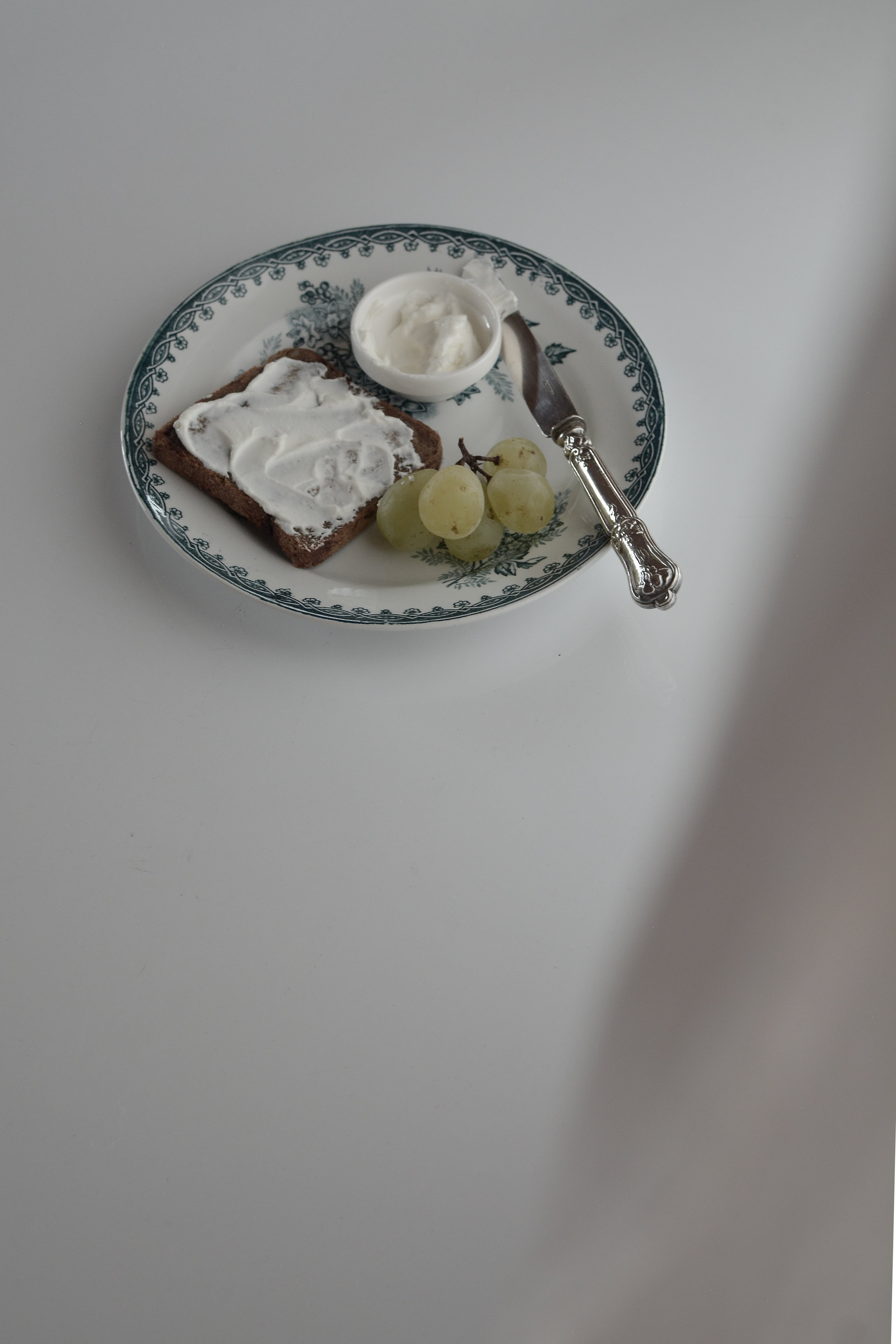 antique plate St.Amand Margot Ⅱ