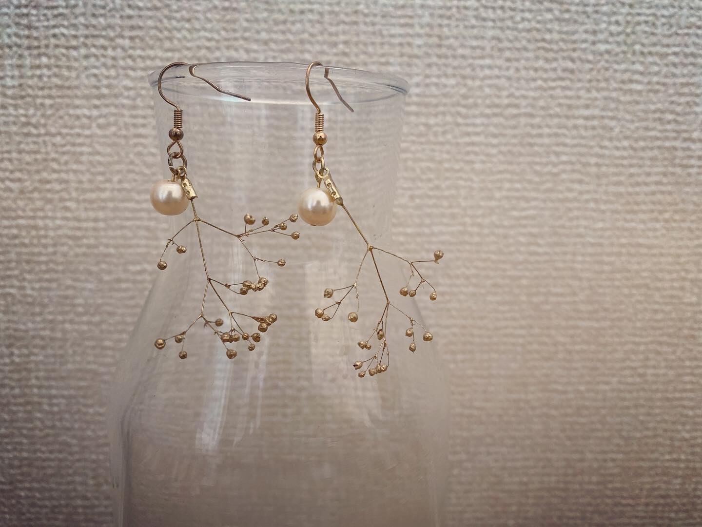 ゴールドのかすみ草とパール