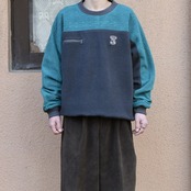 switching design fleece pullover