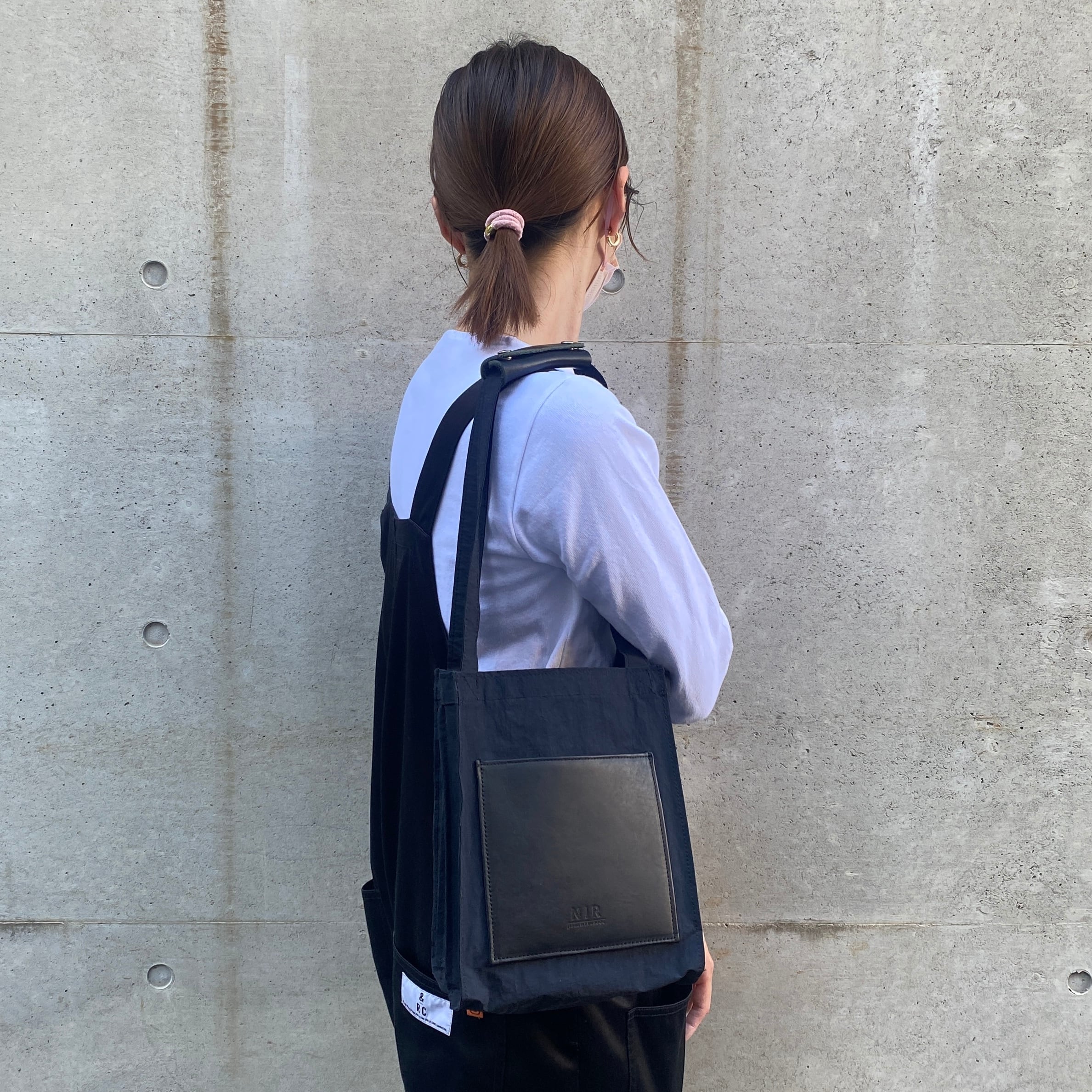 Book Holic Tote ブックホリックトート 本屋巡りのためのバッグ 軽量