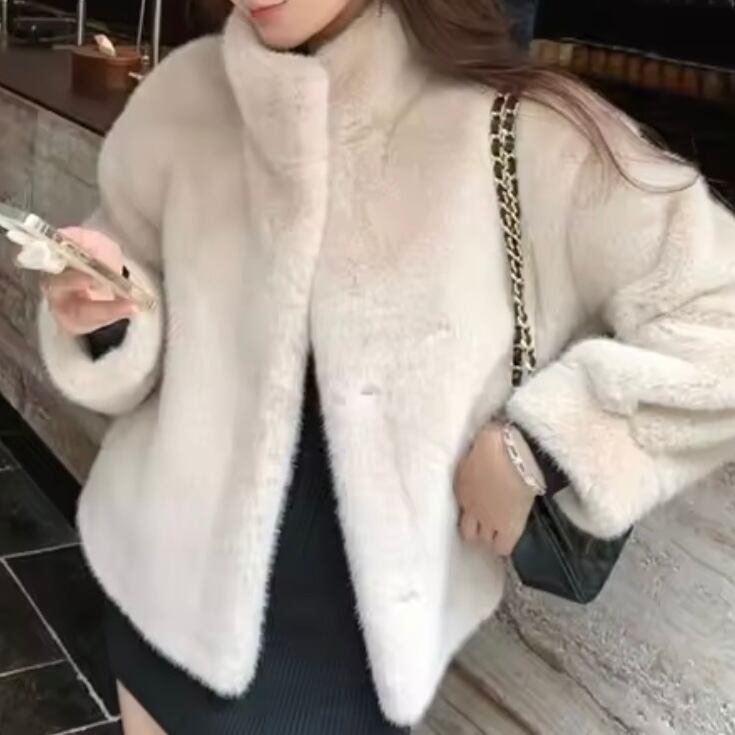 ショートフェイクファーコート