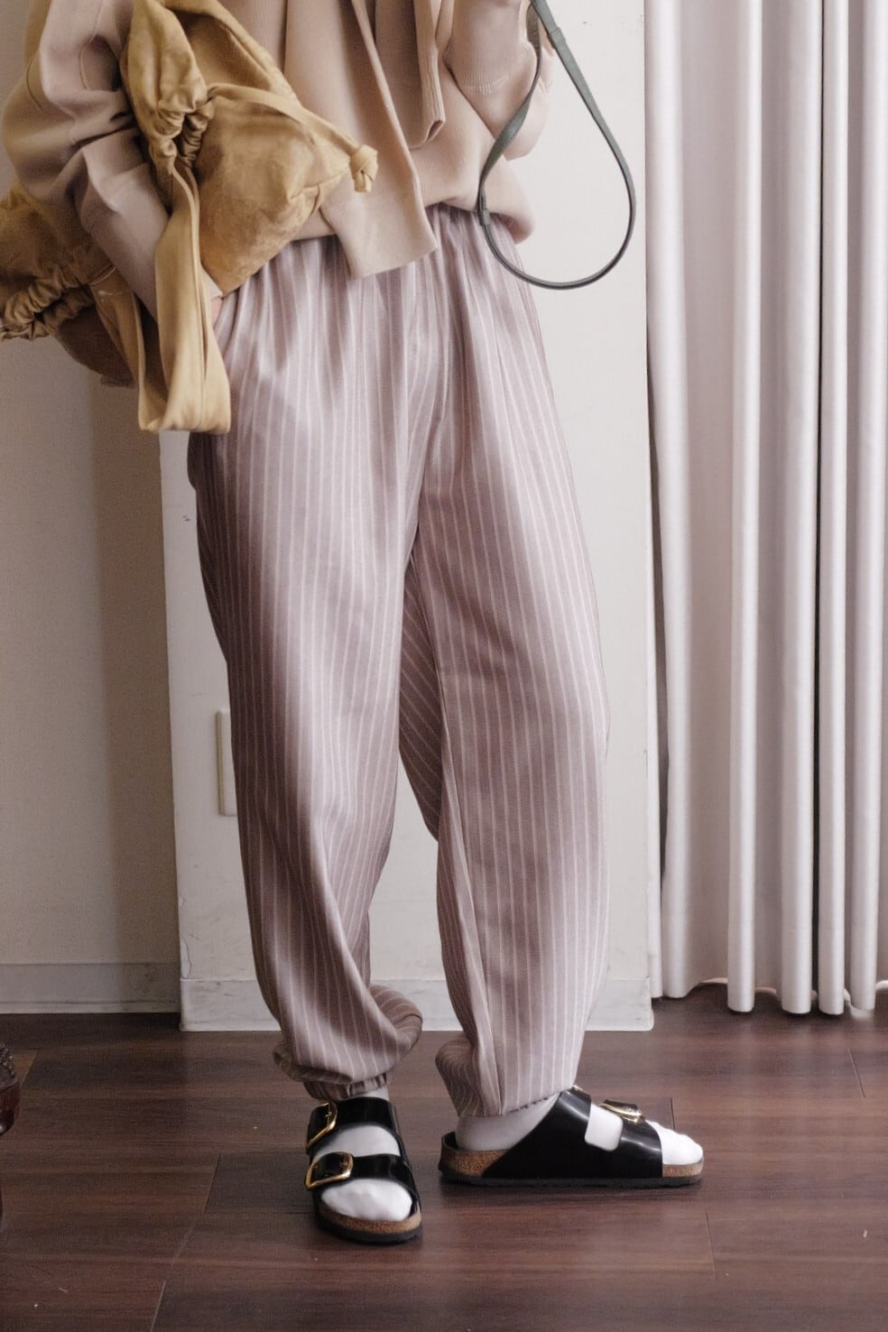 IKITSUKE stripe jogger pants beige