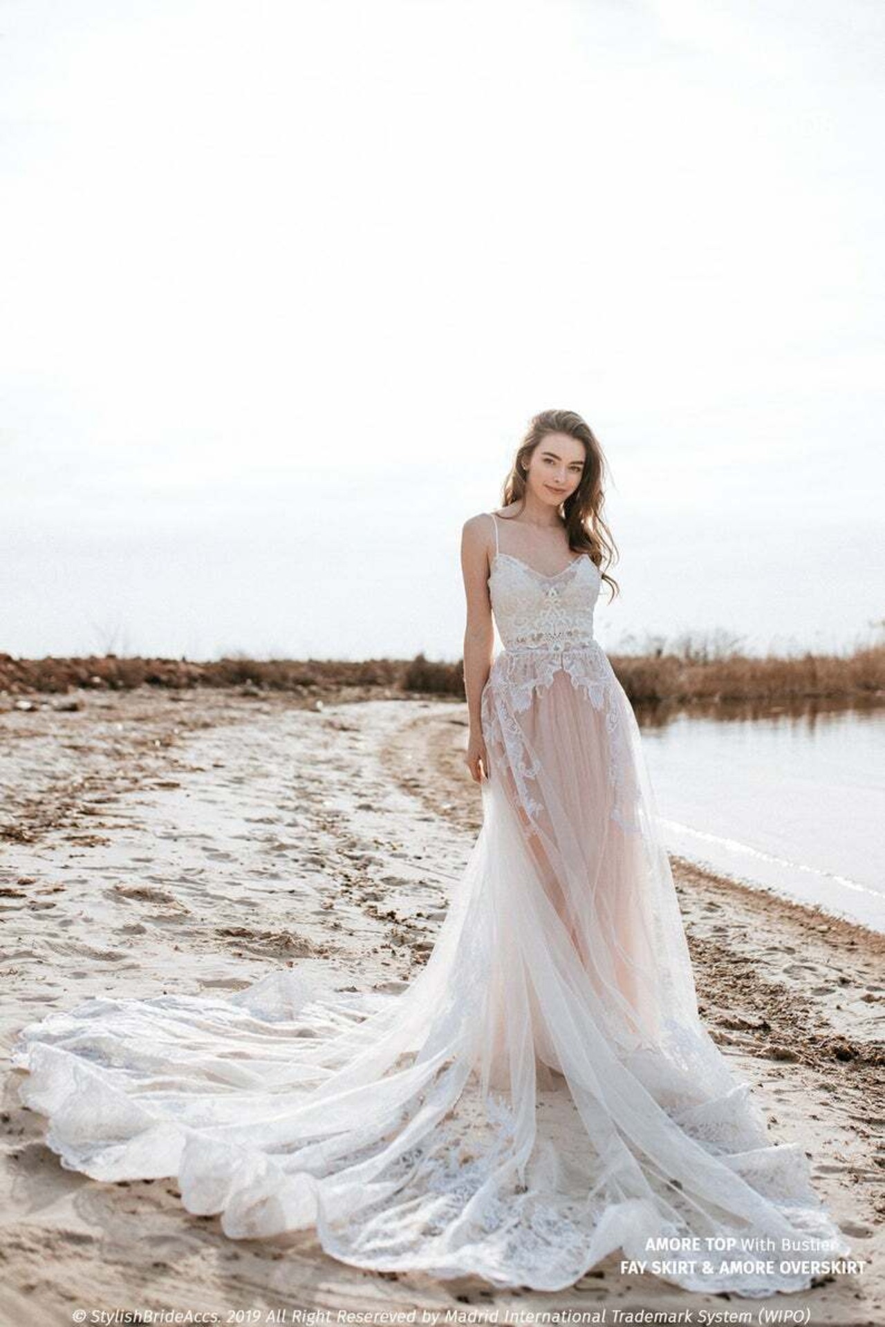 カラードレス 薄ピンク 繊細レース キャミソール トレーン シアーな美  