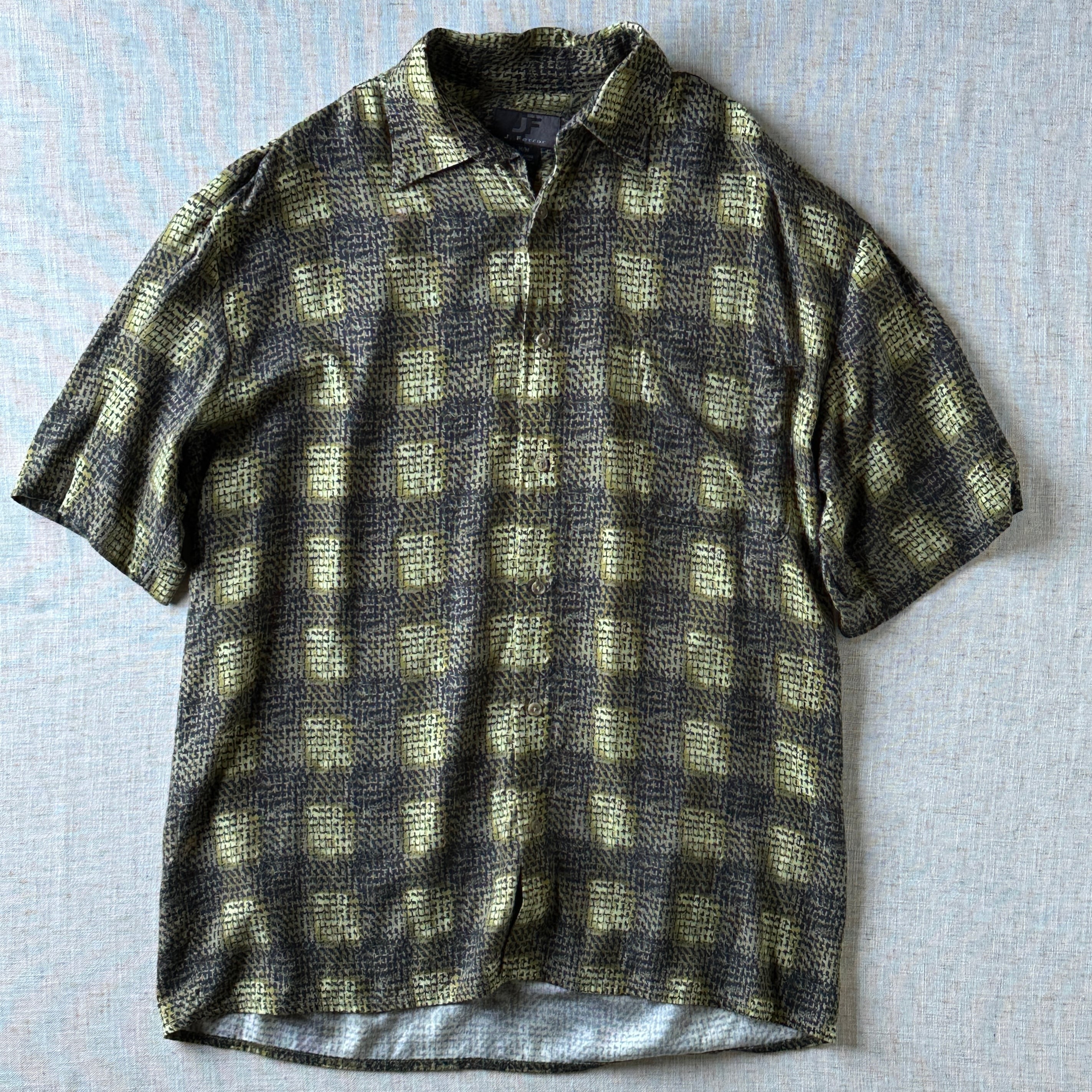 90s J. Ferrar Rayon Pattern Shirt / Unisex L