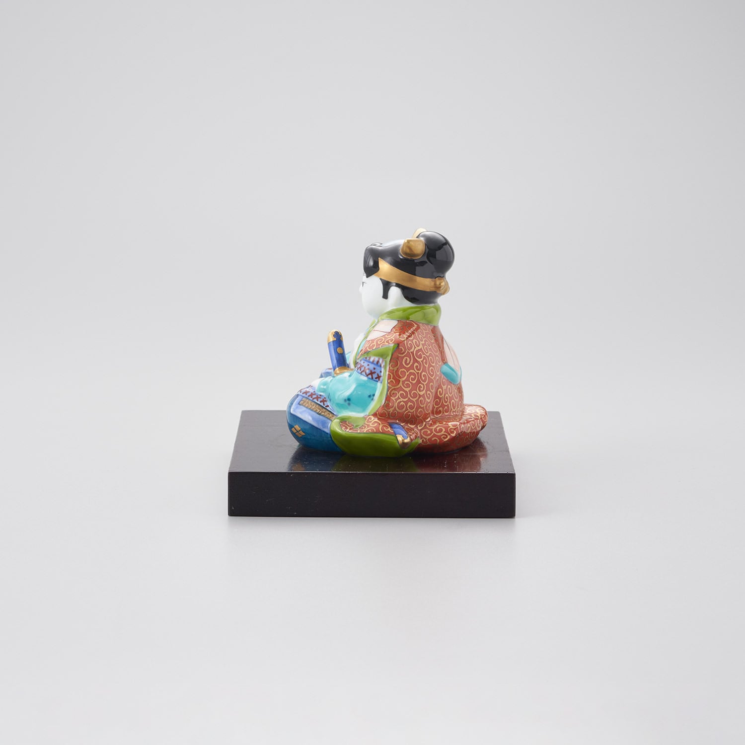 畑萬窯】染錦 桃太郎飾置物 | 株式会社 小島芳栄堂