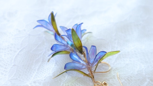 青紫の竜胆のピアス/イヤリング