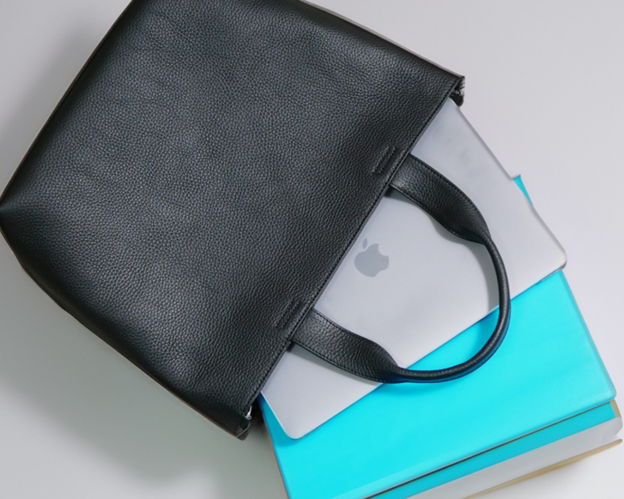 BR706/Emboss Topcover A4Tote