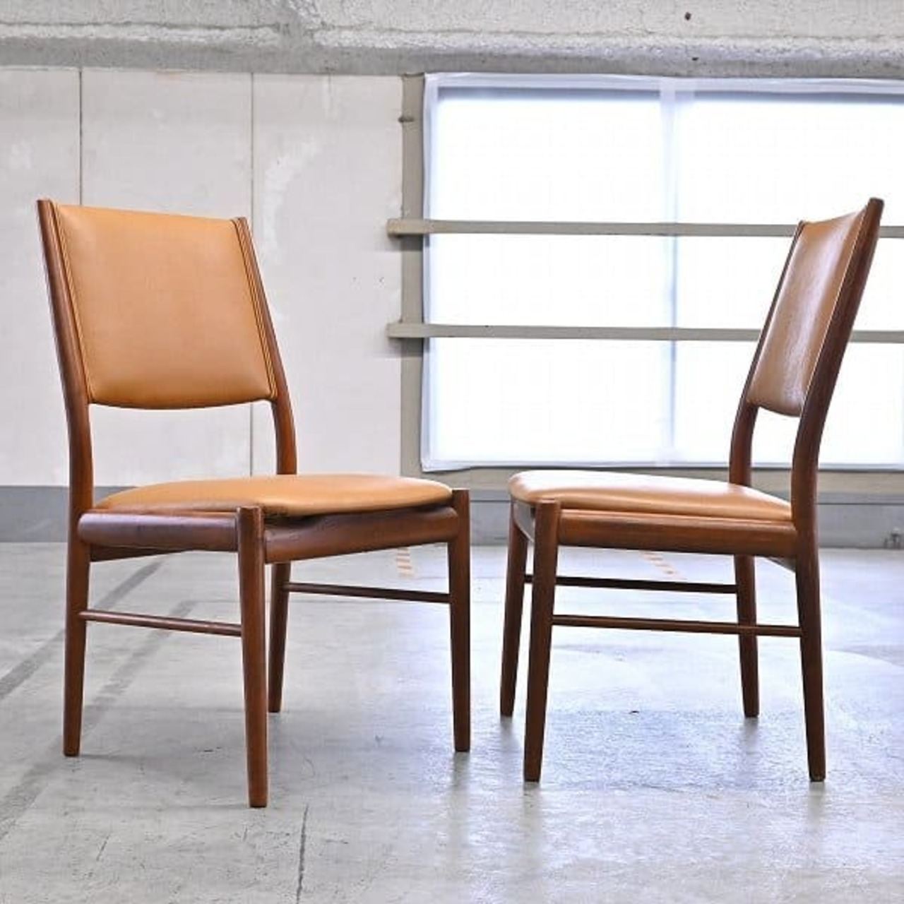 北欧スタイル ダイニングチェア2脚セット チーク材 レザー ジャパニーズ ビンテージ調 椅子 ダイニング リビング 北欧テイスト【中古家具/中古インテリア/USED家具ユーズド家具/リサイクル】