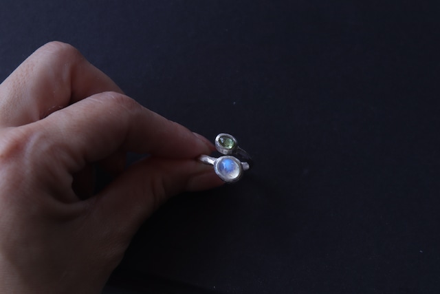 Sun & Moon ring ペリドット＆ブルームーンストーンのリング