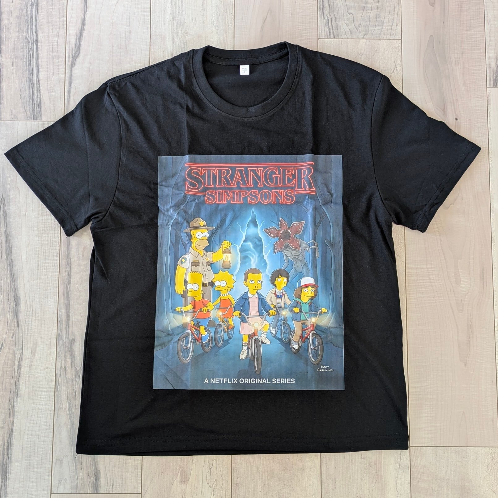 【 Stranger Simpsons（ストレンジャー シンプソンズ）】 Tシャツ / シンプソンズ / ストレンジャーシングス 〚アメリカン雑貨 アメトイ〛