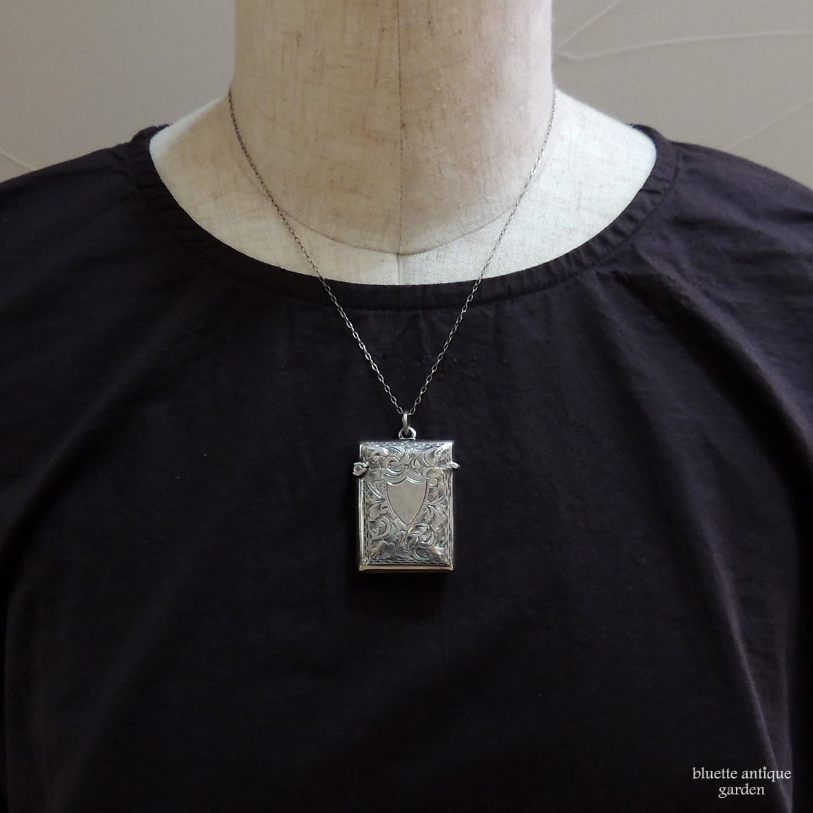 英国アンティーク スターリングシルバー ヴェスタケース【アカンサス