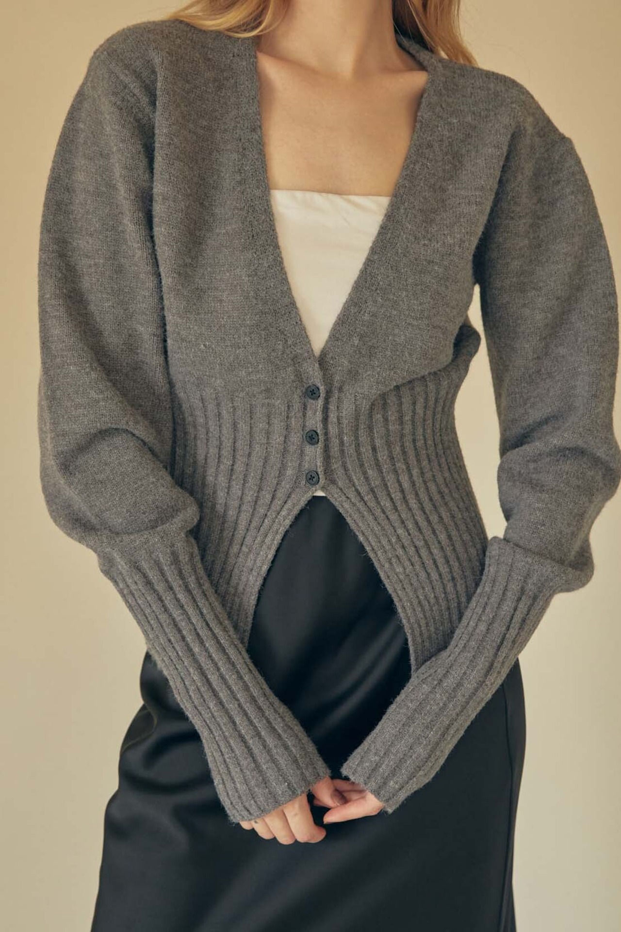 DU240741 V neck puff knit 【残り5点】