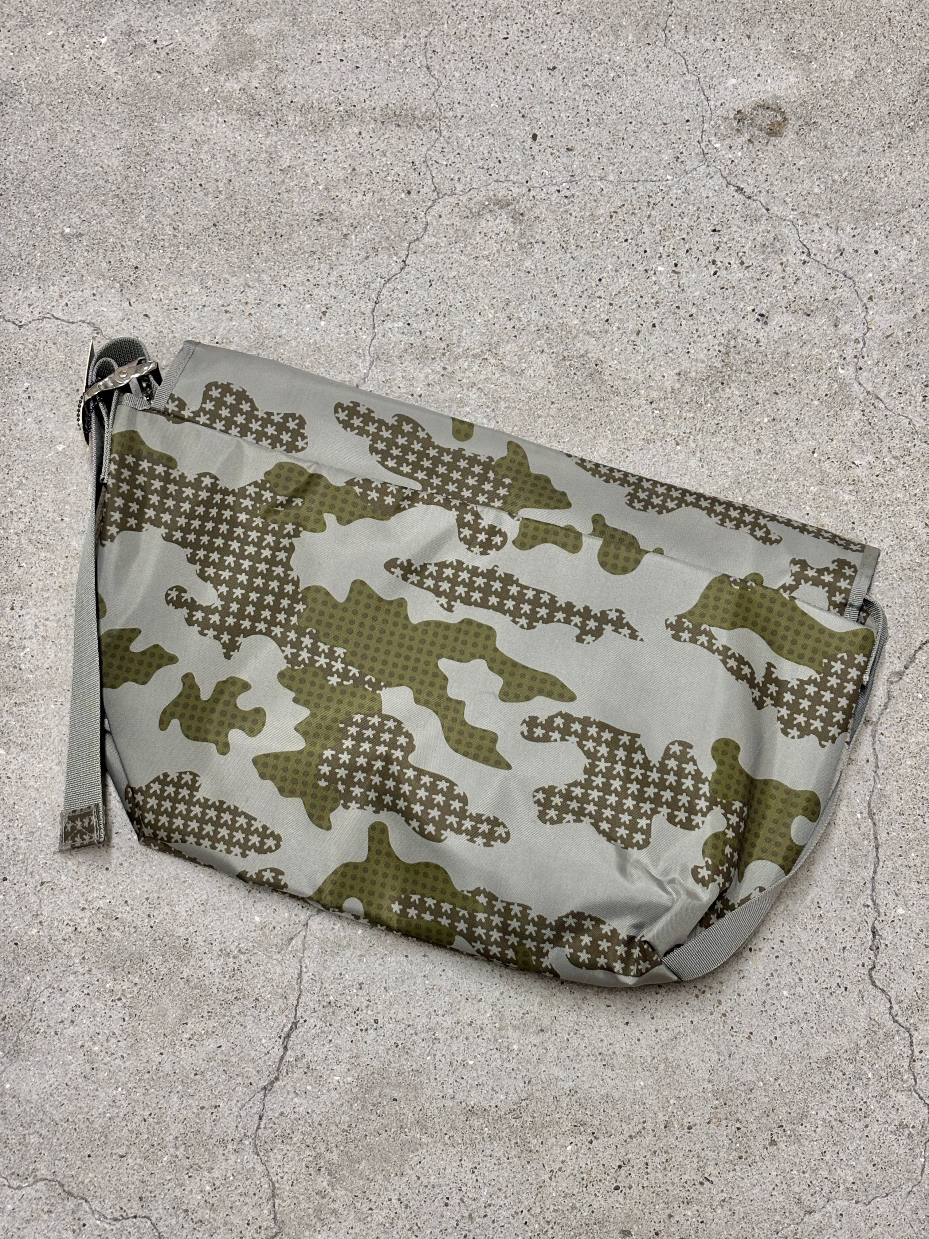 00s STUSSY × ERIC HAZE/Messenger Bag/タグ付き/メッセンジャ－バッグ