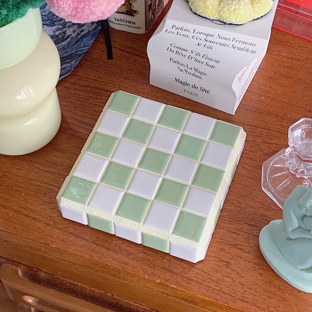 tile tray / green × white (M)