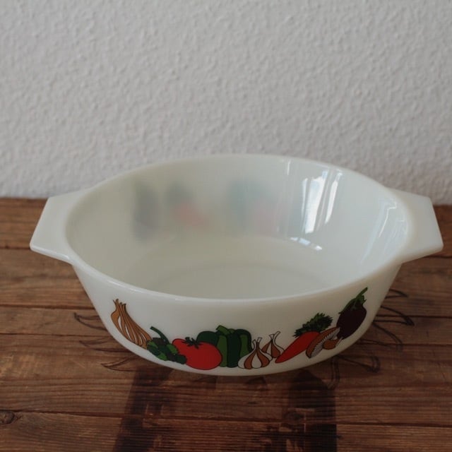 Old pyrex england オールドパイレックスの野菜柄ミルクガラス
