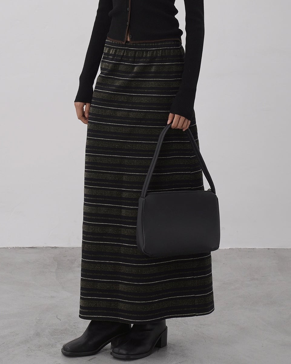 border a line long skirt j-0084 | blanks