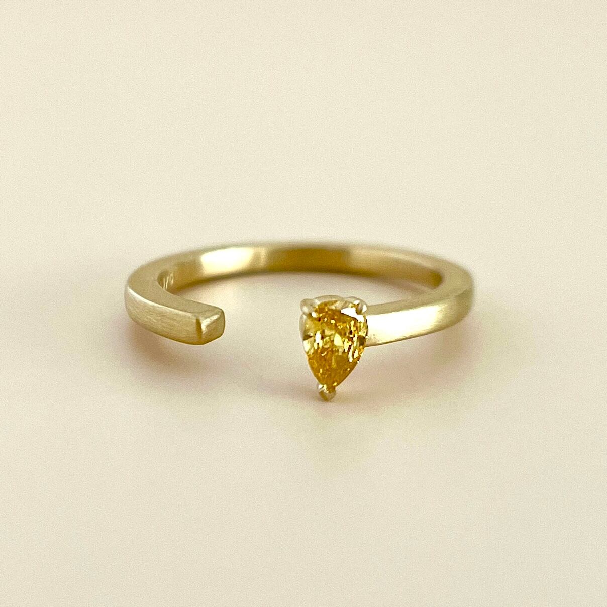 イエローカラー ペアシェイプカット ダイヤモンド リング 0.176ct K18イエローゴールド チェカ 鑑定書付 | cheka Diamond &  Jewelry powered by BASE