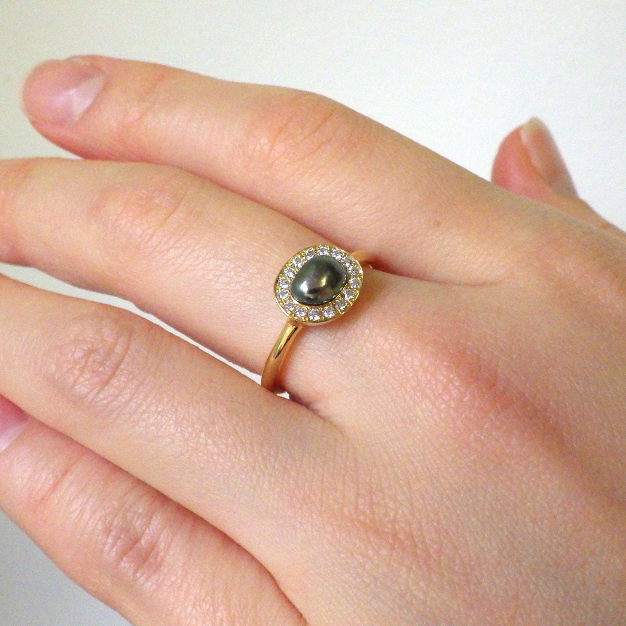 R50 keshi　芥子 南洋　黒蝶白蝶真珠　CZダイヤ　SV　指輪　リング K18YG 南洋黒蝶真珠リング 9.5mm（KR70451） | KAWABE JEWELRY