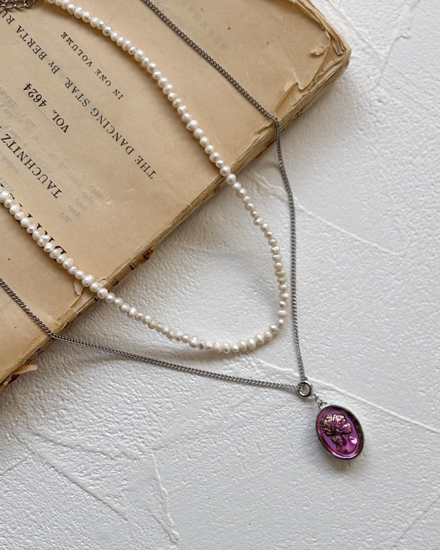 Iris（イリス） ー 3WAY ヴィンテージインタリオと淡水パールのネックレス