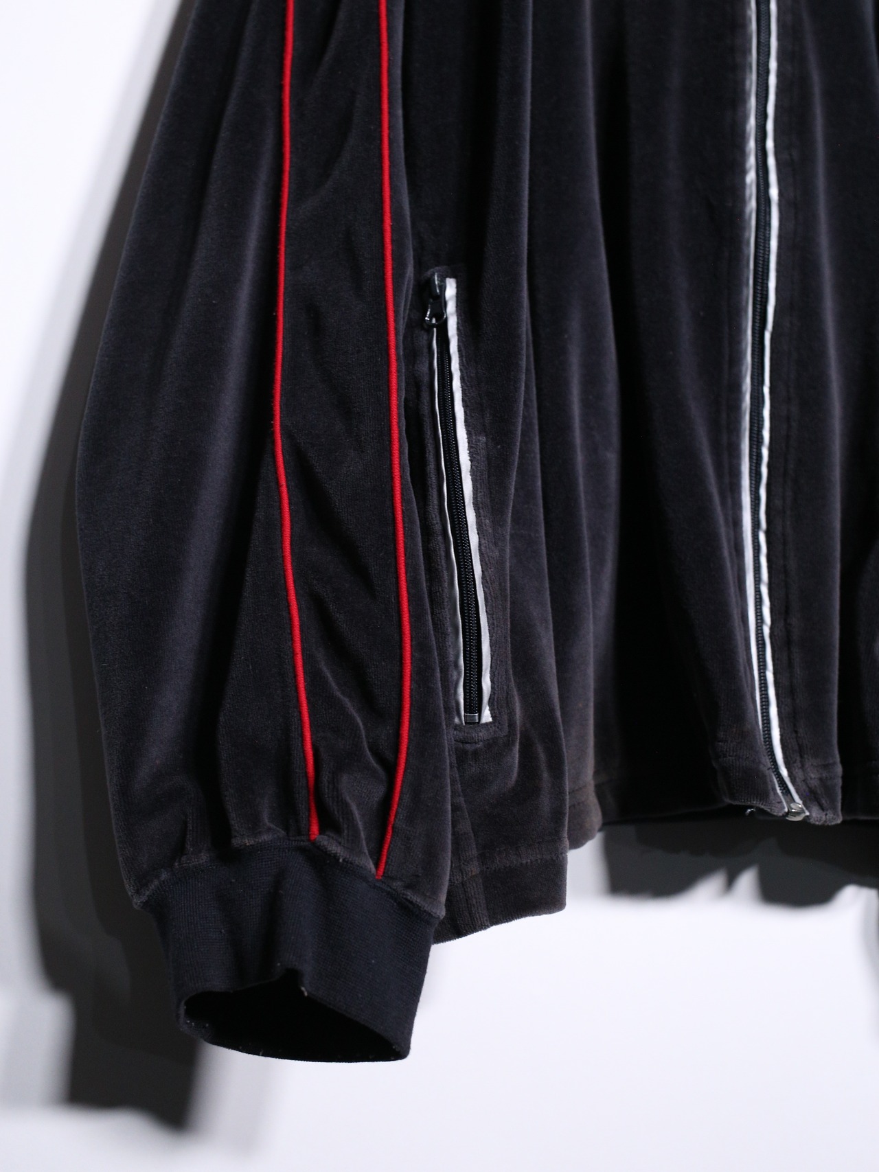 XXL over silhouette piping design black velour track jacket - 8