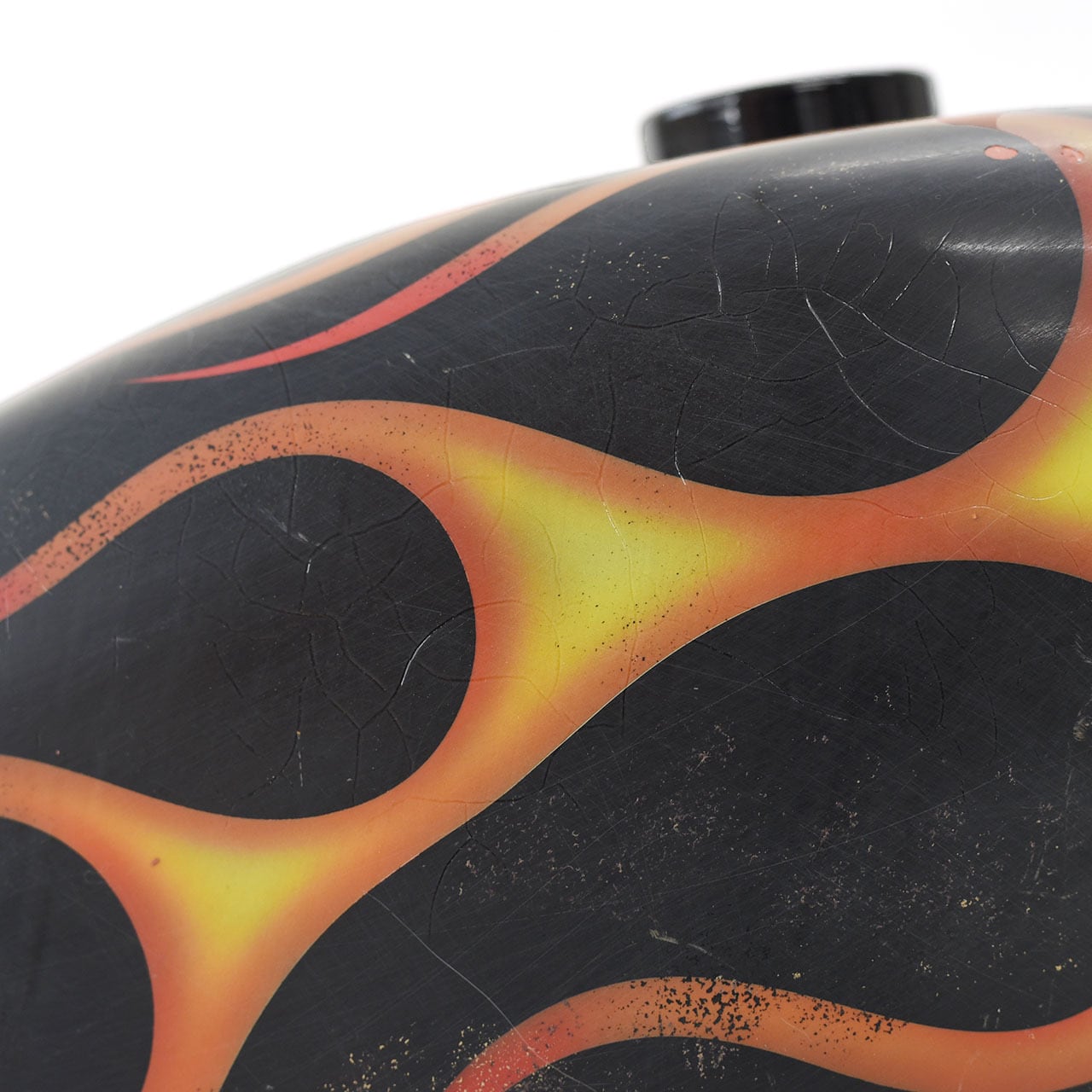 ペイント済みスポーツスタータンク黒ベース黄フレイムス | SHALLOW