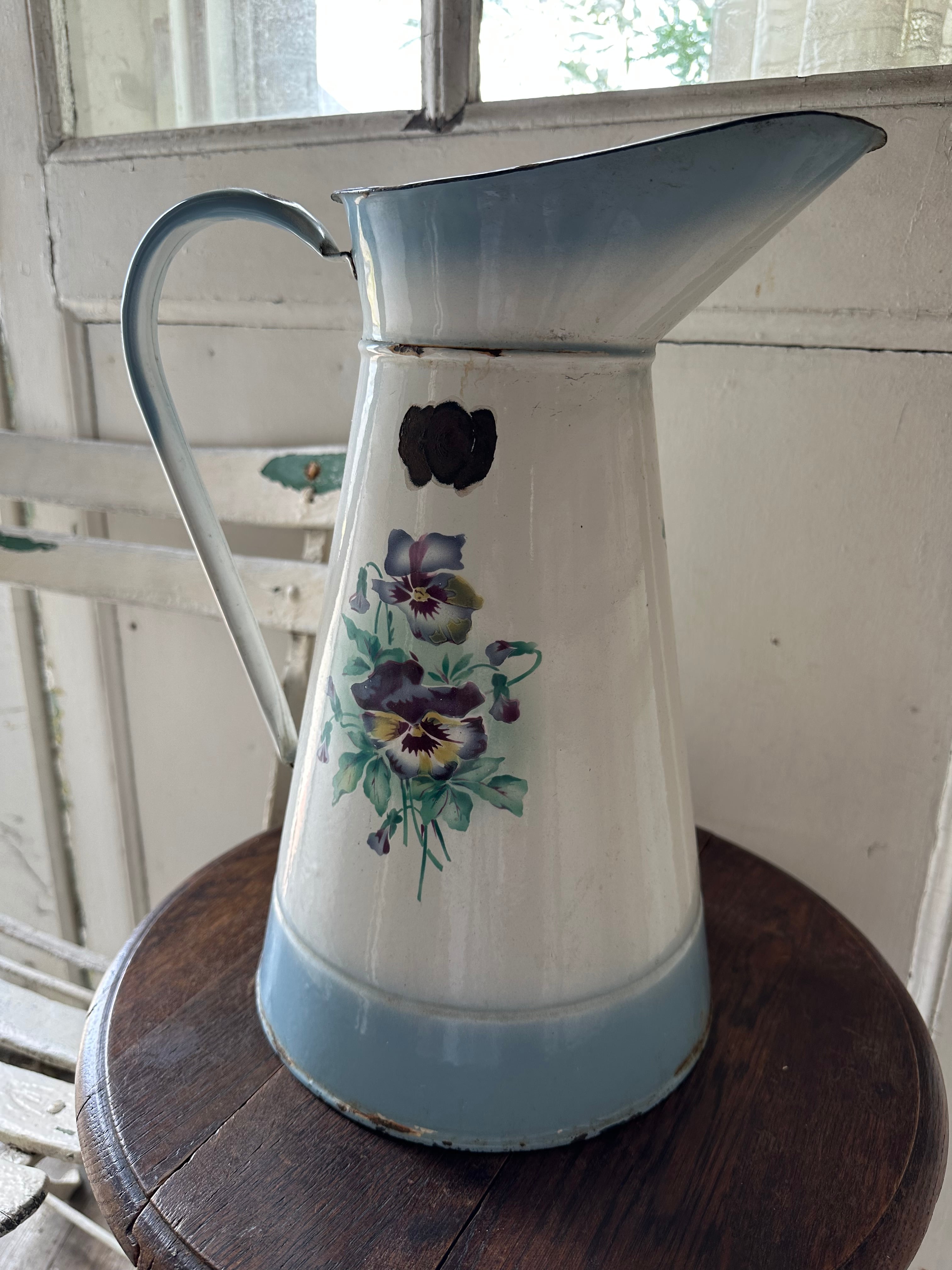 フランスアンティーク ホーロー製ピッチャー パンジー柄 | Brocante de