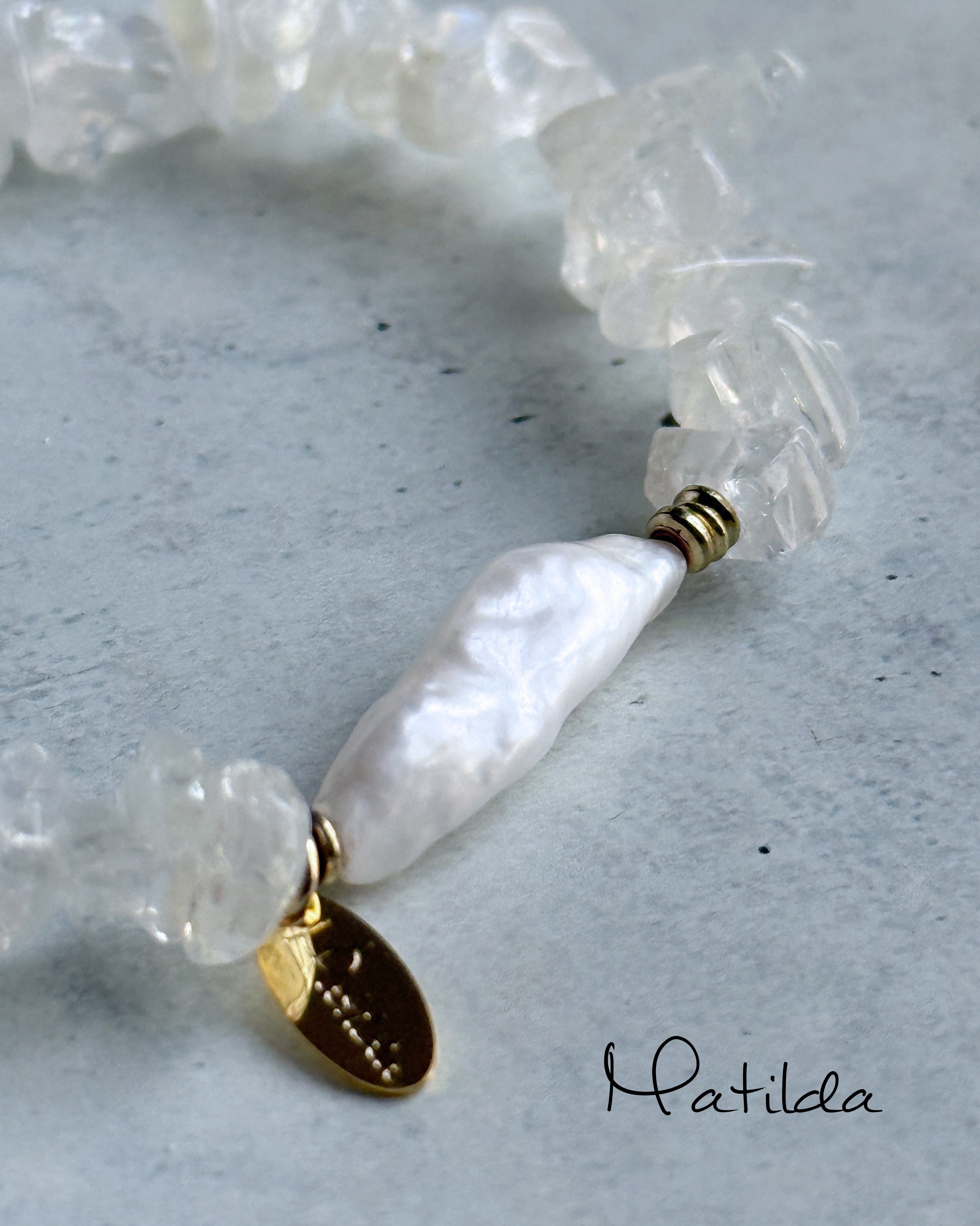 one color bracelet(淡水パール×ブルームーンストーン)