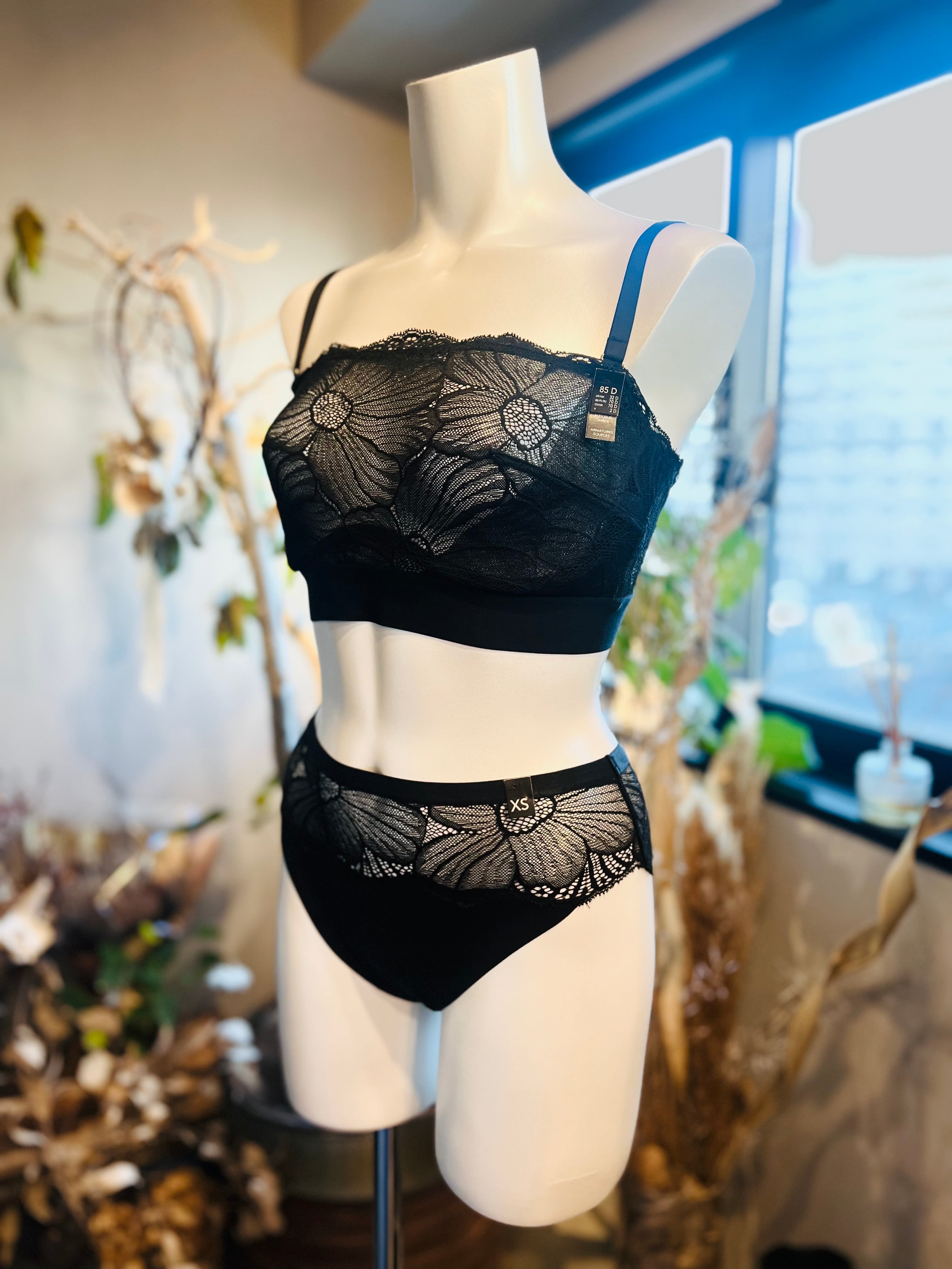 ♤今日のスペシャル♤フランスEtam ❤︎ブラックレースの美しいランジェリー お試し価格❤︎フランスEtam❤︎ ブラックレースのセクシーなデザインブラ