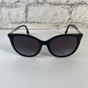 【最終処分SALE】BURBERRYバーバリーノバチェックケース付き  サングラス ブラック A-8250