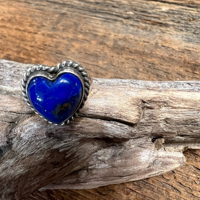 INDIAN JEWELRY # Heart Lapis Lazuli Ring
