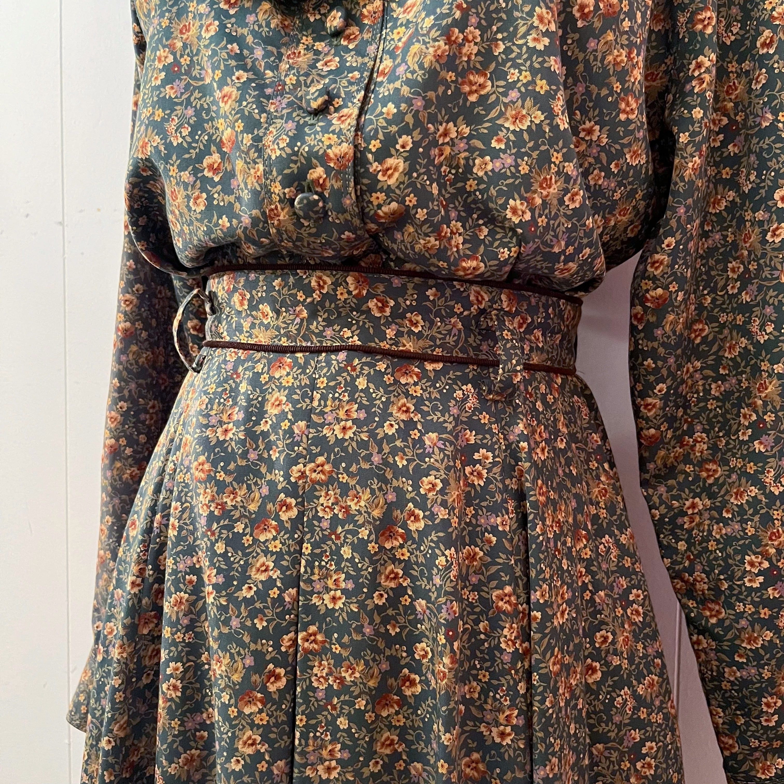 green mini flower set up