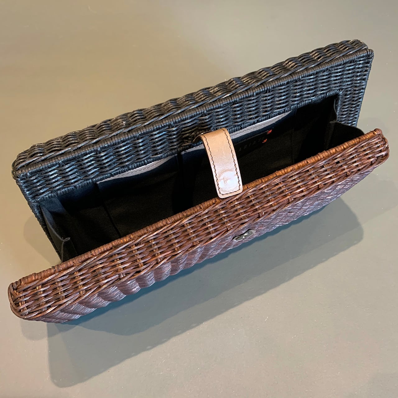 ZACARIAS 1925 Hard Edge Clutch | ON SUNDAYS