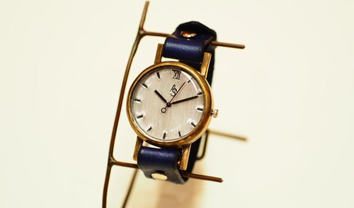 シンプル刻印腕時計