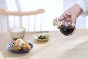 アデリア(ADERIA) 【 てびねり ミニ 醤油差し 80ml 日本製 化粧箱入 F75120 】 ガラス 卓上 調味料入れ 香水瓶 液だれ 液もれ しない しょうゆ 酢 ラー油 スパイス オイル カラフル 透明 クリア