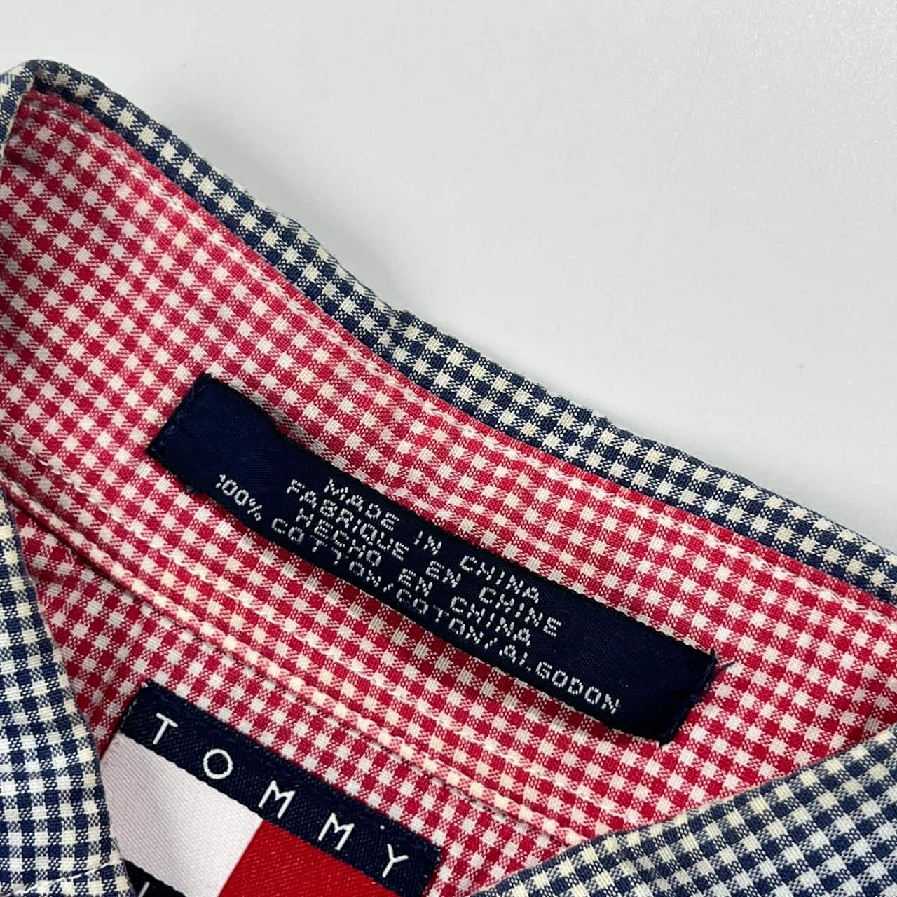 90s TOMMY HILFIGER トミーヒルフィガー フラッグ刺繍 チェック柄 BD ボタンダウン 長袖シャツ XS /ネイビー系 メンズ ビンテージ